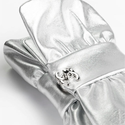 Chanel-Clutch-Silver-Lambskin-4.jpg